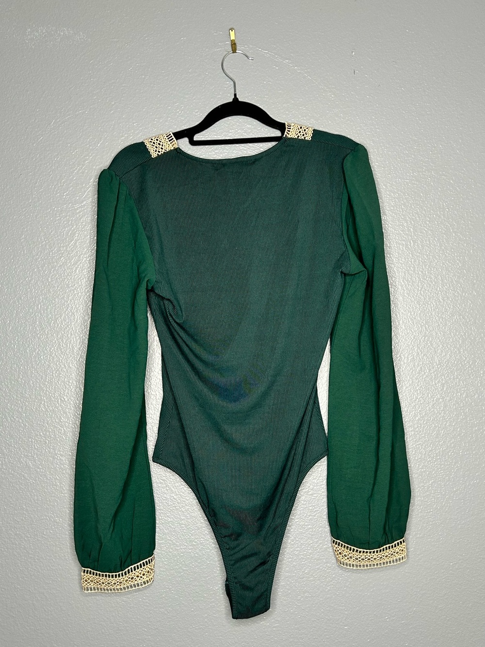 NWT Emerald Green Crochet-Lace Trim Long Sleeve Ribbed Bodysuit Size Medium - Picture 7 of 11